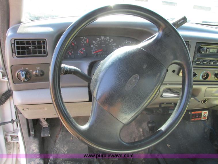 image for item F4405 1999 Ford F550 Super Duty bucket truck