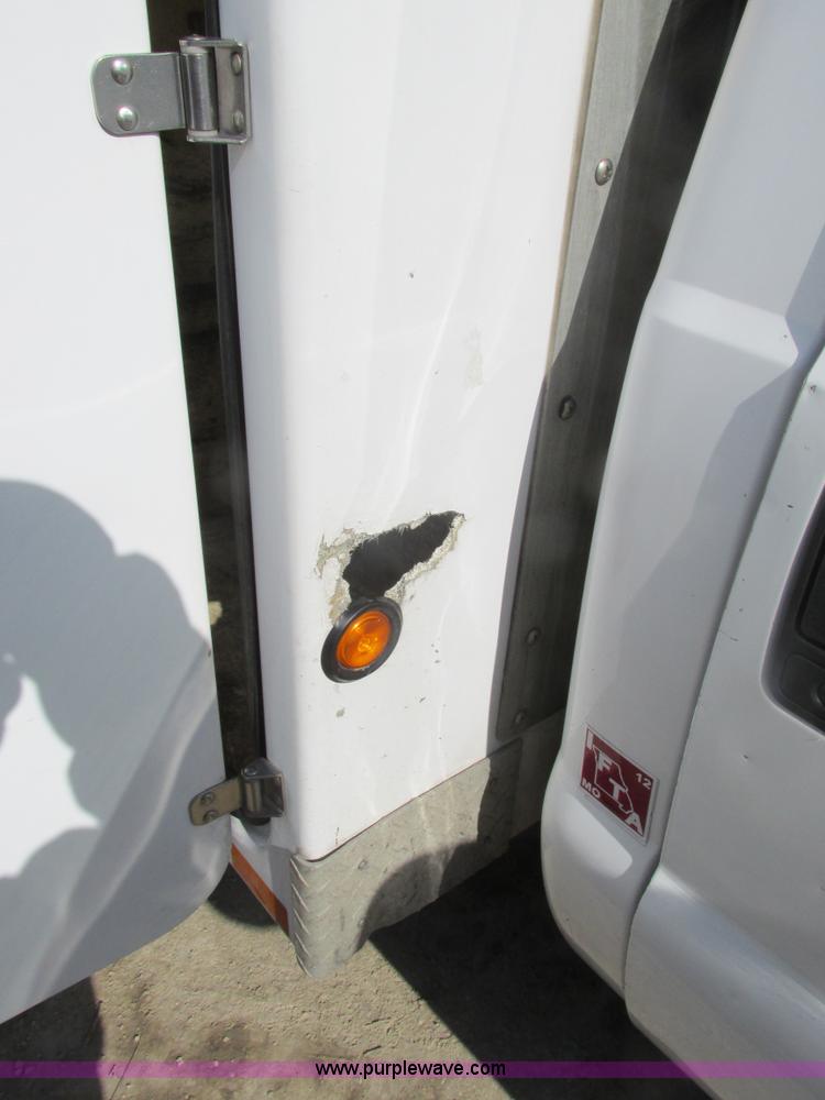 image for item F4405 1999 Ford F550 Super Duty bucket truck