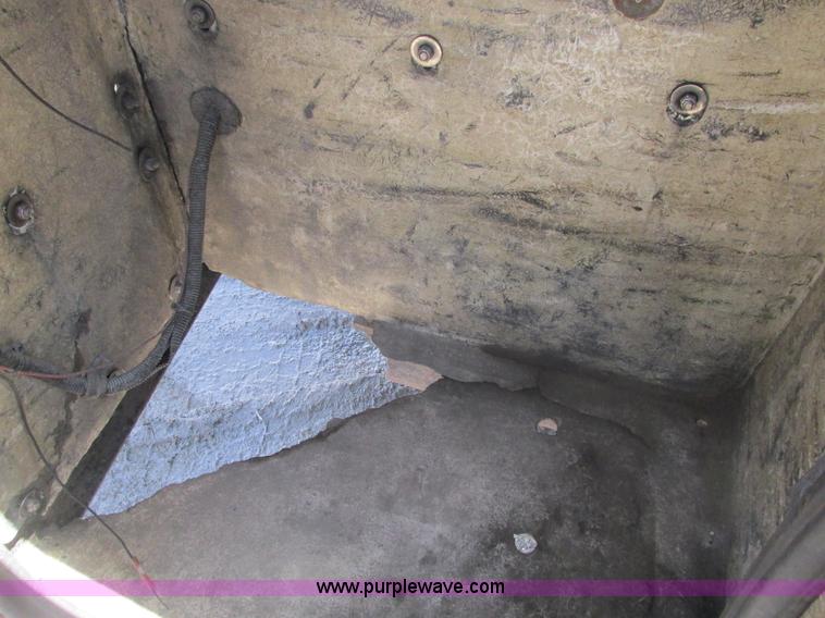 image for item F4405 1999 Ford F550 Super Duty bucket truck