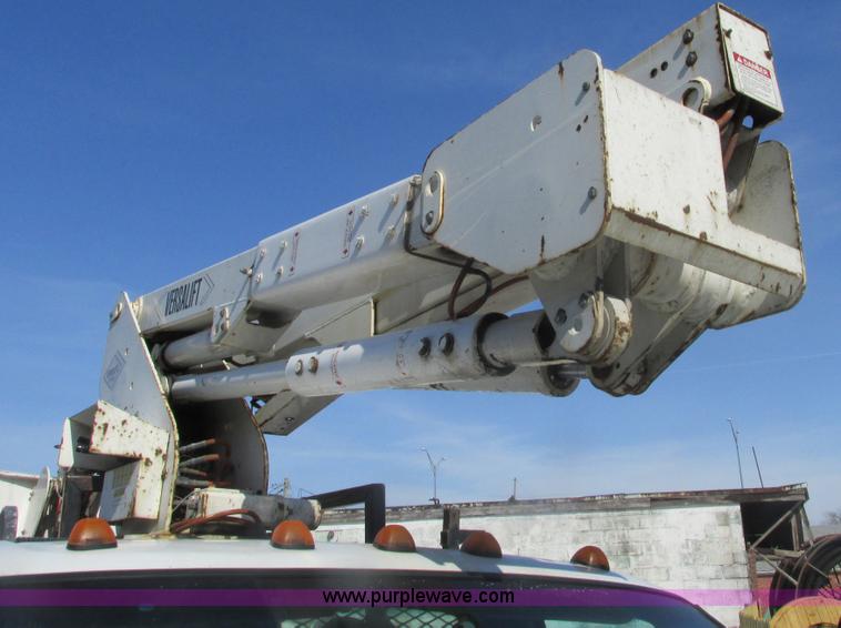 image for item F4405 1999 Ford F550 Super Duty bucket truck