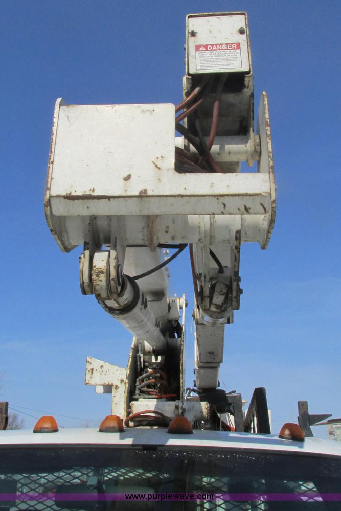 image for item F4405 1999 Ford F550 Super Duty bucket truck