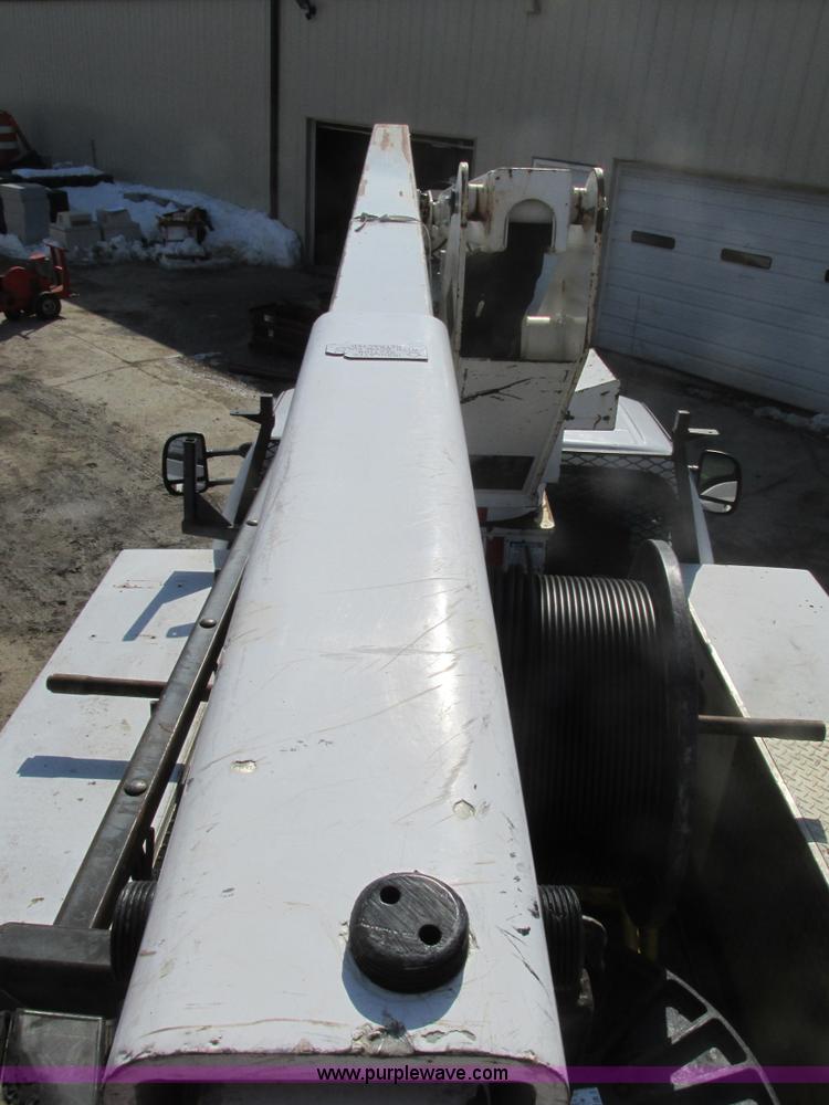 image for item F4405 1999 Ford F550 Super Duty bucket truck