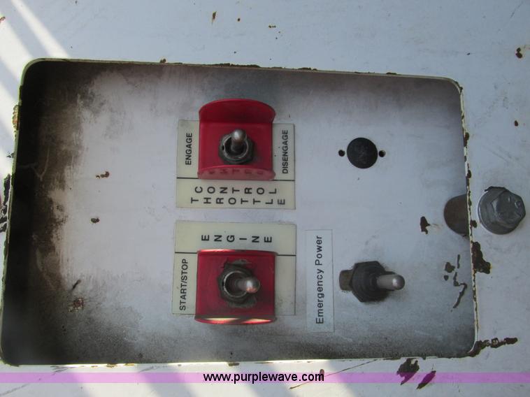 image for item F4405 1999 Ford F550 Super Duty bucket truck