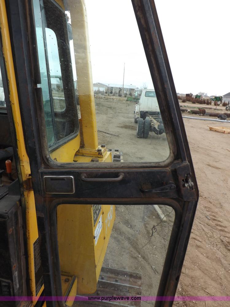 image for item F6458 1984 John Deere 750 dozer