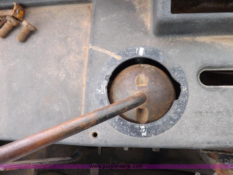 image for item F6458 1984 John Deere 750 dozer