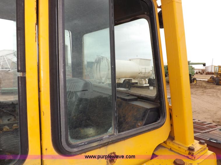 image for item F6458 1984 John Deere 750 dozer