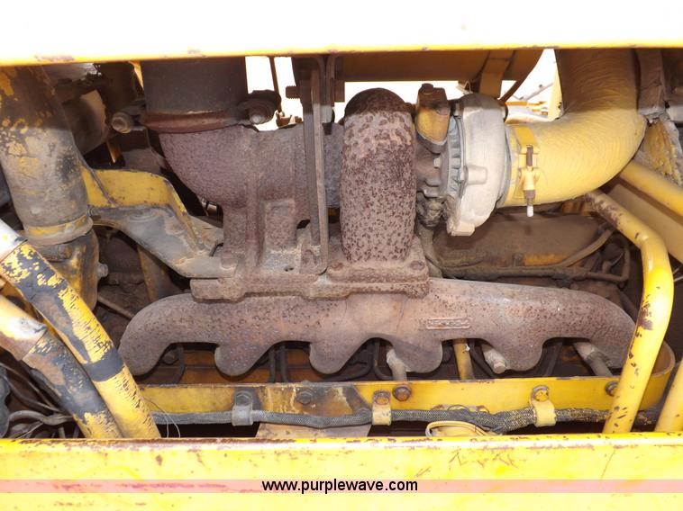 image for item F6458 1984 John Deere 750 dozer