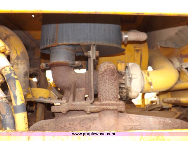 image for item F6458 1984 John Deere 750 dozer