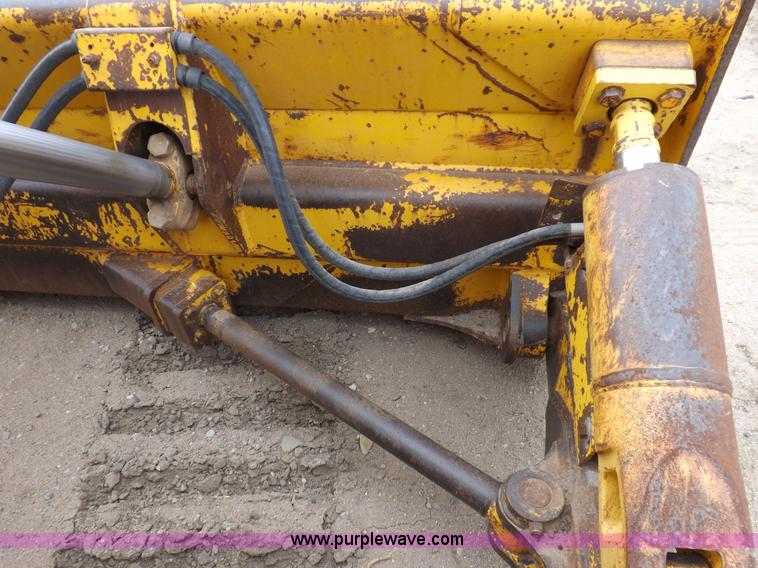 image for item F6458 1984 John Deere 750 dozer