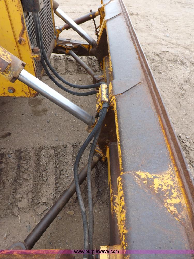 image for item F6458 1984 John Deere 750 dozer