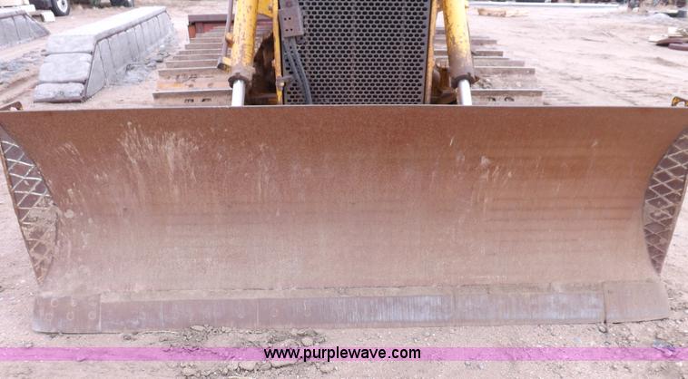 image for item F6458 1984 John Deere 750 dozer