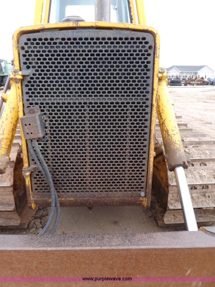 image for item F6458 1984 John Deere 750 dozer