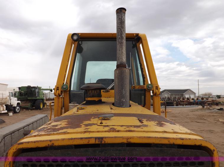 image for item F6458 1984 John Deere 750 dozer