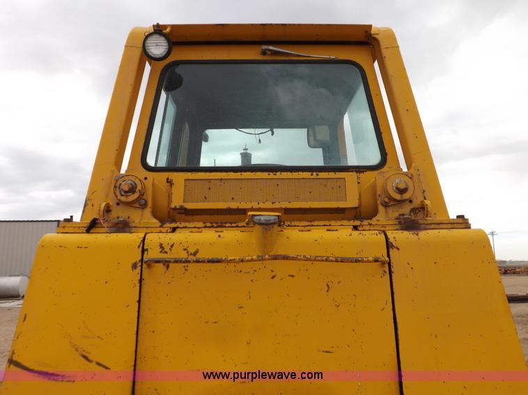 image for item F6458 1984 John Deere 750 dozer