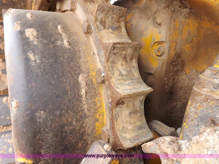 image for item F6458 1984 John Deere 750 dozer