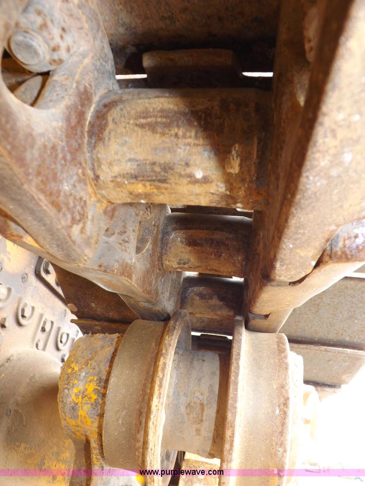 image for item F6458 1984 John Deere 750 dozer