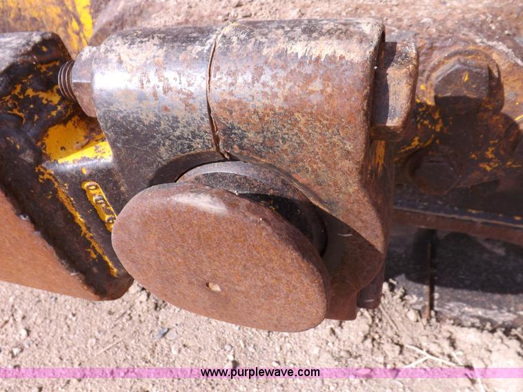 image for item F6458 1984 John Deere 750 dozer