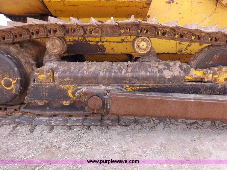 image for item F6458 1984 John Deere 750 dozer