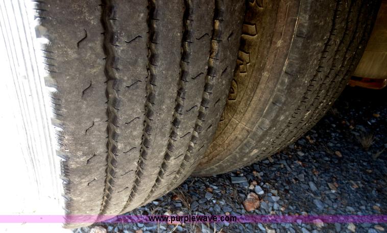 image for item F6592 1990 Etnyre 35' 50 ton detachable equipment trailer