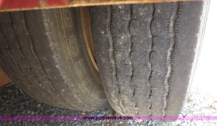 image for item F6592 1990 Etnyre 35' 50 ton detachable equipment trailer