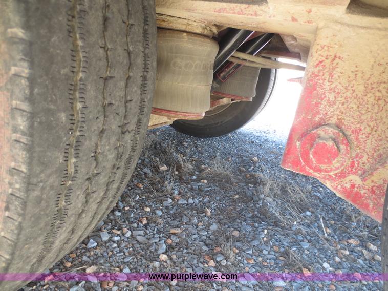 image for item F6592 1990 Etnyre 35' 50 ton detachable equipment trailer