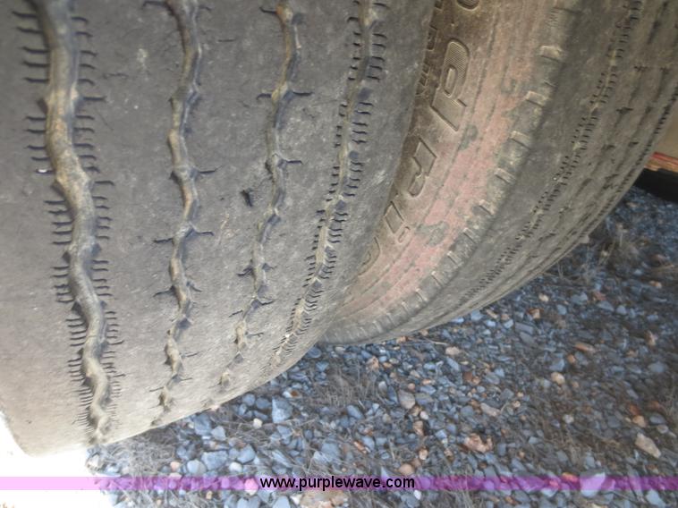 image for item F6592 1990 Etnyre 35' 50 ton detachable equipment trailer