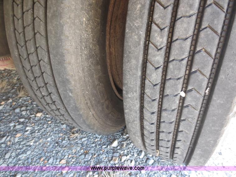 image for item F6592 1990 Etnyre 35' 50 ton detachable equipment trailer