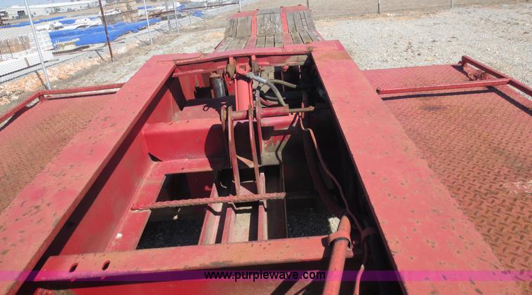 image for item F6592 1990 Etnyre 35' 50 ton detachable equipment trailer