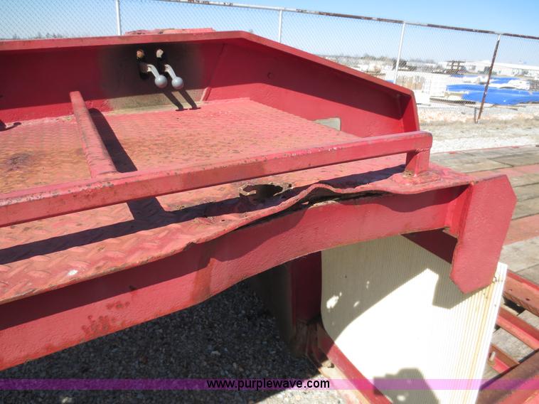 image for item F6592 1990 Etnyre 35' 50 ton detachable equipment trailer