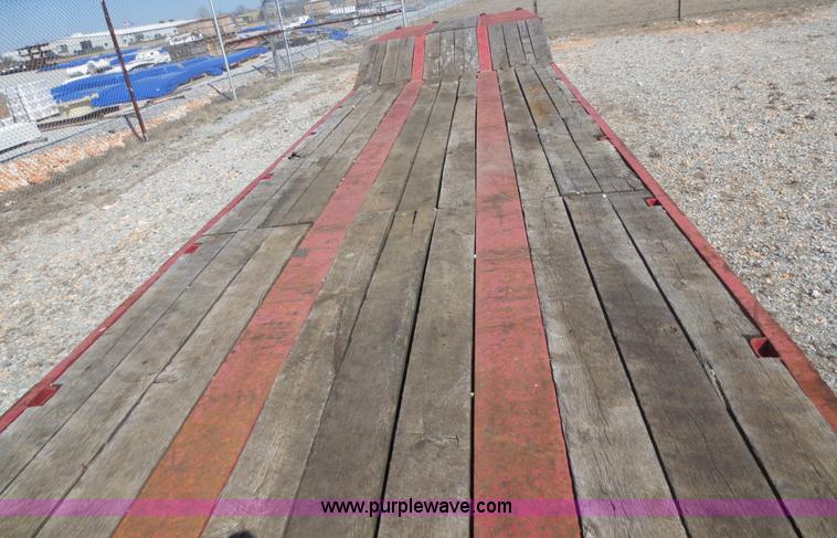 image for item F6592 1990 Etnyre 35' 50 ton detachable equipment trailer