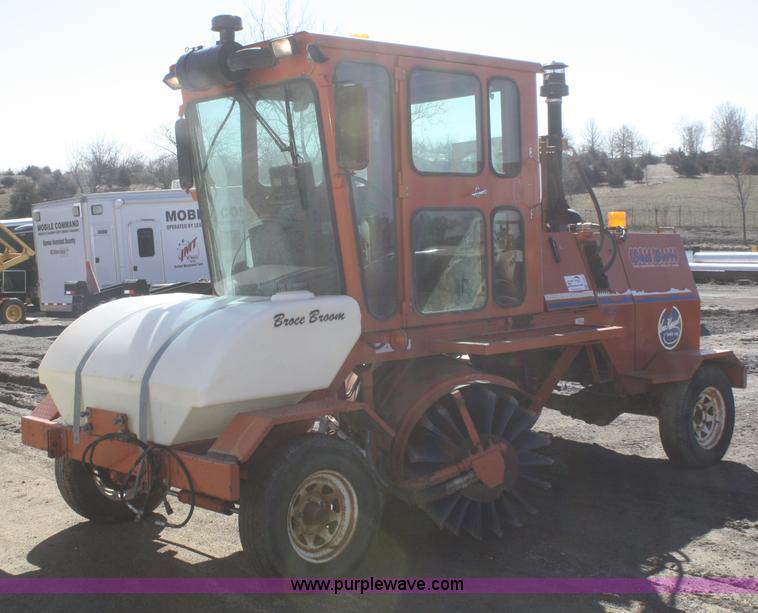 image for item G5001 2004 Broce RC350 broom