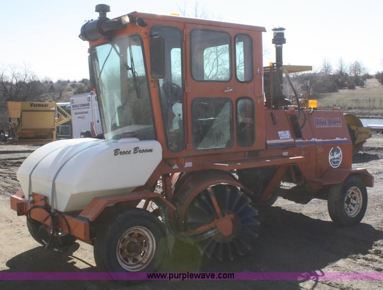 image for item G5001 2004 Broce RC350 broom