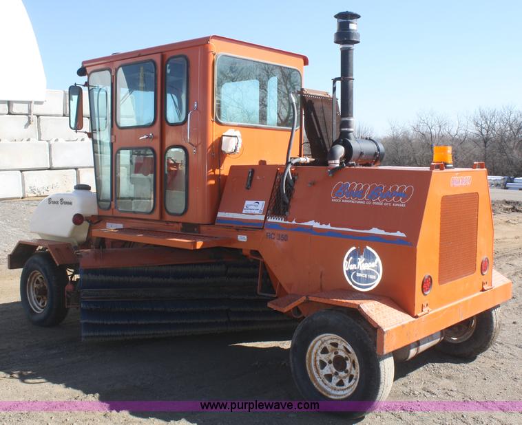 image for item G5001 2004 Broce RC350 broom