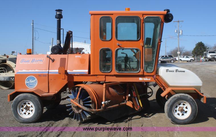 image for item G5001 2004 Broce RC350 broom