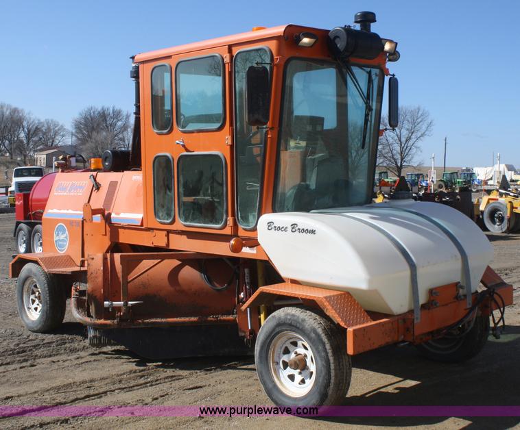 image for item G5001 2004 Broce RC350 broom