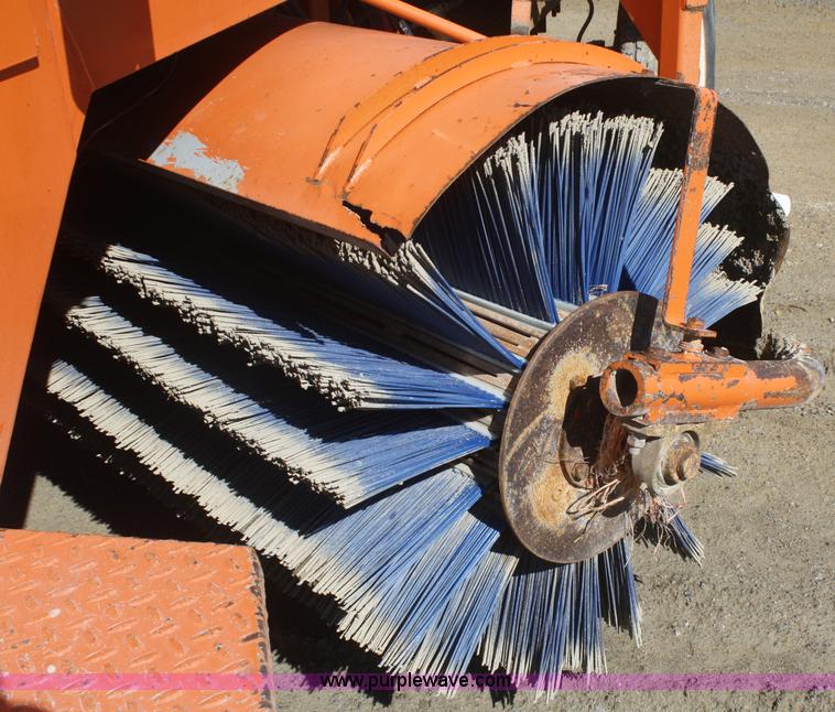 image for item G5001 2004 Broce RC350 broom