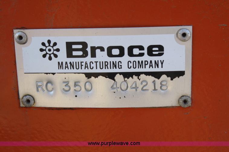 image for item G5001 2004 Broce RC350 broom