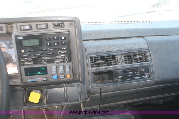 image for item G5002 2000 GMC C8500 dump truck