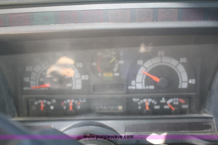 image for item G5002 2000 GMC C8500 dump truck