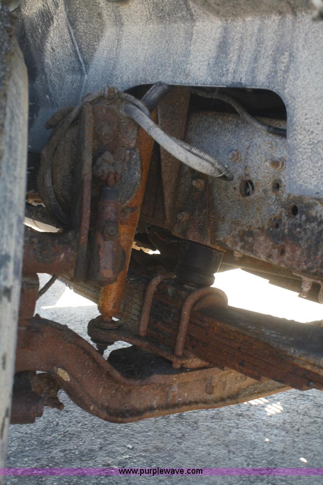 image for item G5002 2000 GMC C8500 dump truck