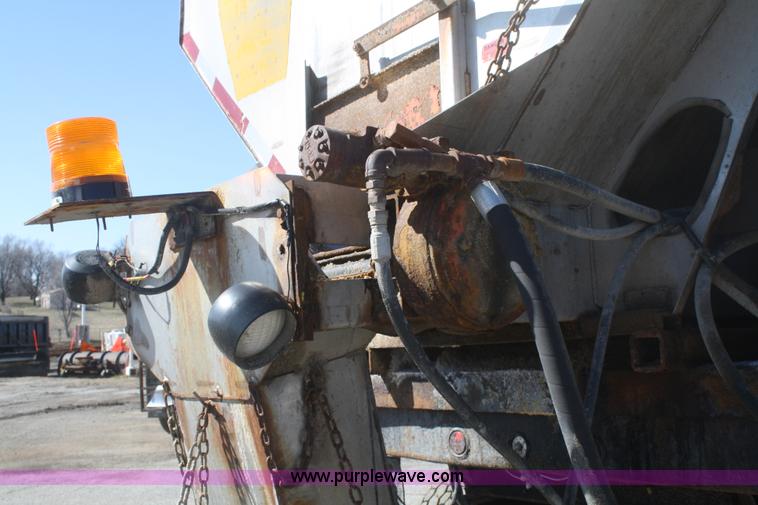 image for item G5002 2000 GMC C8500 dump truck