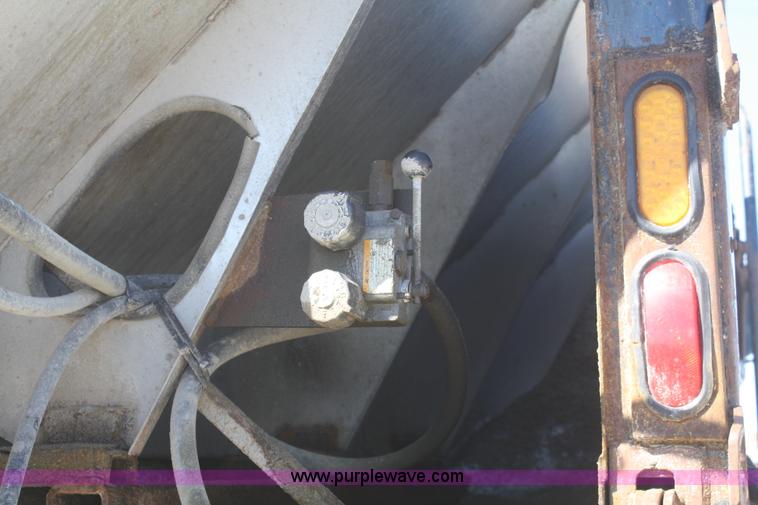 image for item G5002 2000 GMC C8500 dump truck