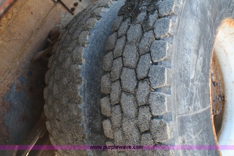 image for item G5002 2000 GMC C8500 dump truck