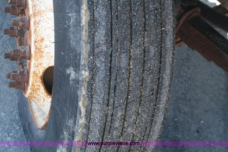 image for item G5002 2000 GMC C8500 dump truck