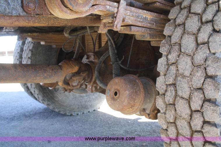 image for item G5002 2000 GMC C8500 dump truck