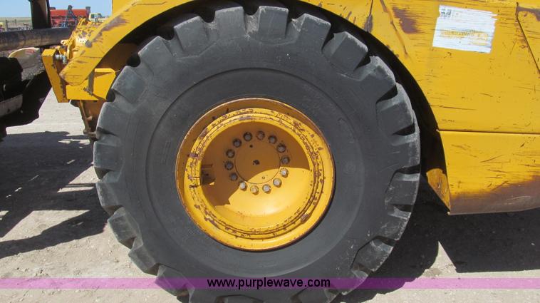 image for item G5663 1973 John Deere 860A paddle scraper