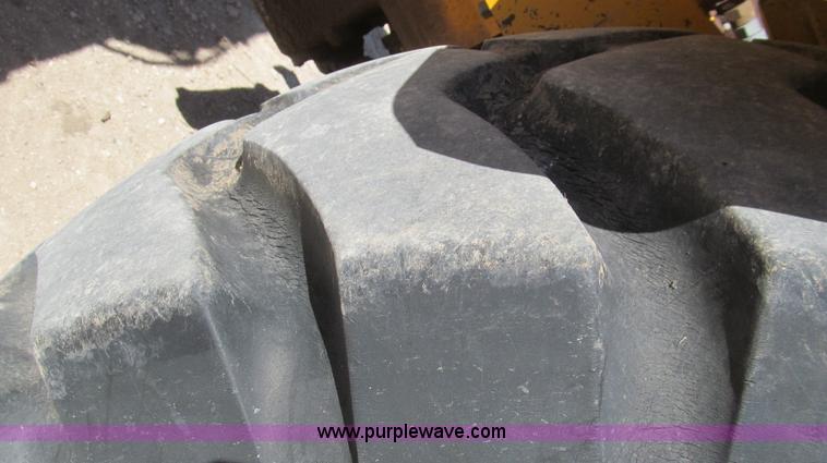 image for item G5663 1973 John Deere 860A paddle scraper