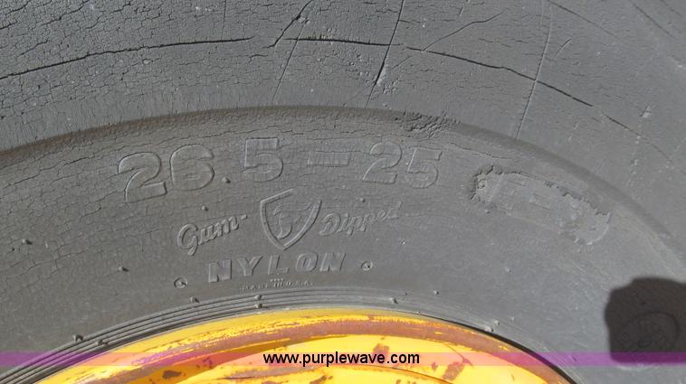 image for item G5663 1973 John Deere 860A paddle scraper