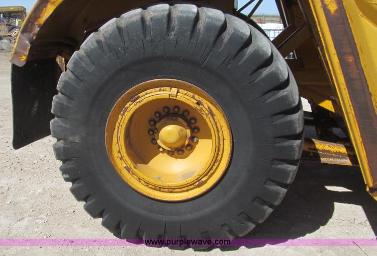 image for item G5663 1973 John Deere 860A paddle scraper