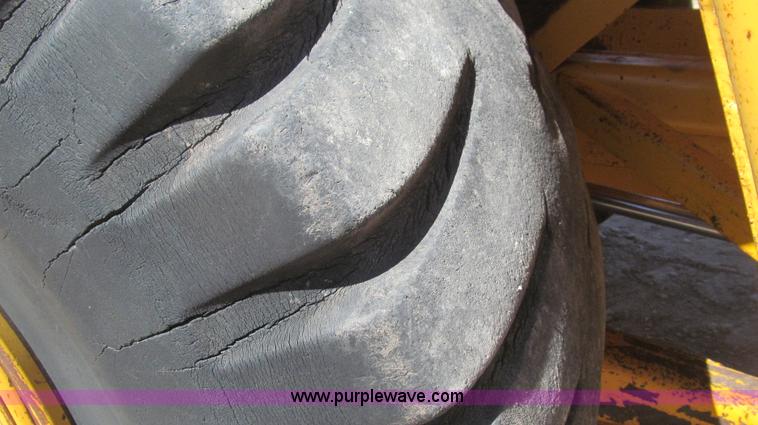 image for item G5663 1973 John Deere 860A paddle scraper